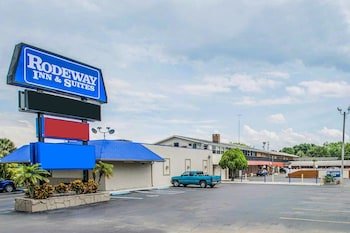 Rodeway Inn & Suites