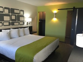 University Inn and Suites