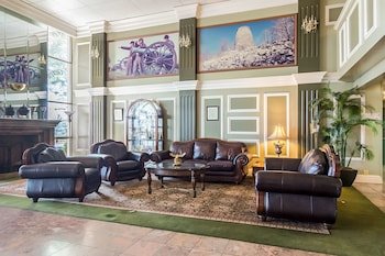 Plaza Inn & Suites