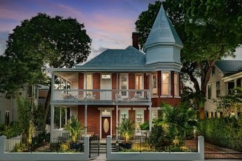 The Grand Maloney Hotel