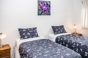 Crescent Motel