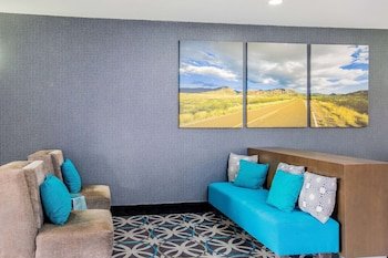 La Quinta Inn & Suites by Wyndham Mission at West McAllen