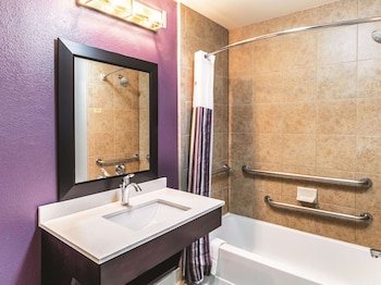 La Quinta Inn & Suites by Wyndham Mission at West McAllen