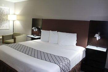 Westbridge Inn & Suites