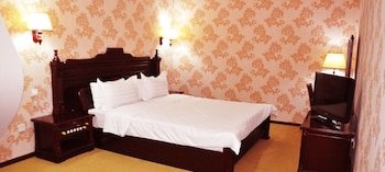 Firuz Hotel