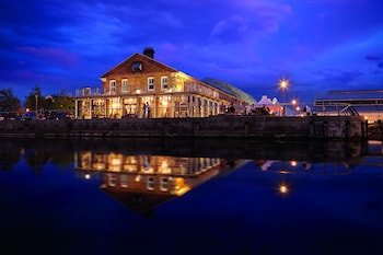 The Ship & Trades