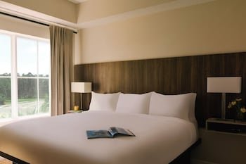The Point Hotel & Suites by Sonder