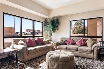 Red Roof Inn & Suites Texarkana