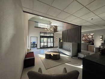Brentwood Suites