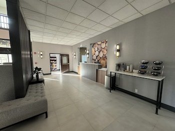 Brentwood Suites