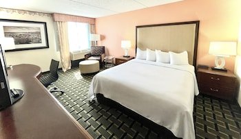 FairBridge Inn & Suites Cleveland East