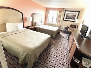 FairBridge Inn & Suites Cleveland East