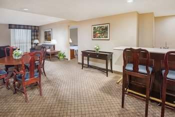 Holiday Inn Hotel & Suites Cincinnati-Eastgate (I-275e)