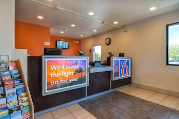 Motel 6 Stanton