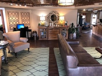 Historian Inn