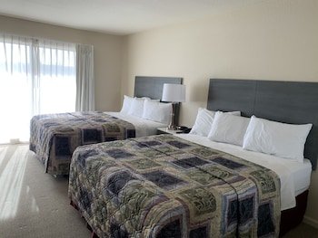 Apple Valley Hotel & Lodge