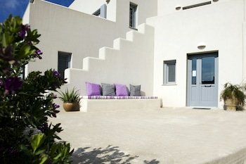 Tsakanos Home