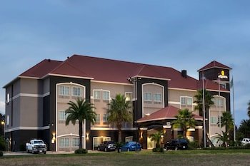 La Quinta Inn & Suites by Wyndham Alvin