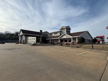 AmericInn by Wyndham McAlester