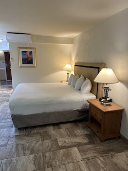 Ramada by Wyndham Las Cruces Hotel & Conference Center