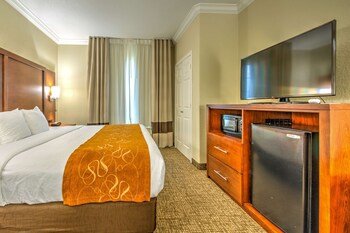 Comfort Suites