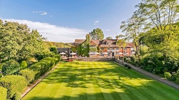 Deans Place Hotel