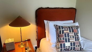 Deans Place Hotel