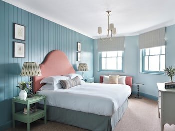 Deans Place Hotel