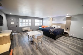 Travelodge by Wyndham Whittier