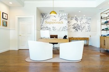Wainscott Inn