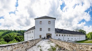 Chateau Goldenstein