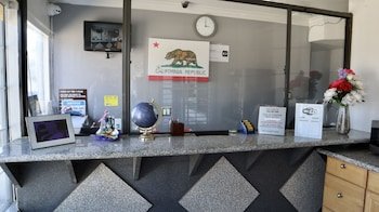 Value Inn - Bellflower