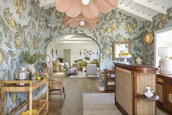 Farmhouse Motel