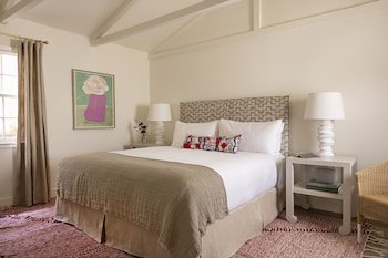 Farmhouse Motel