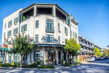 River Inn of Harbor Town 