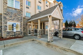 Motel 6 Canton