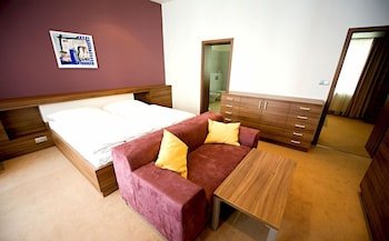 Hotel Pivovar - Hotel Cerný orel (Brewery Hotel Black Eagle)