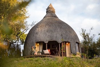 Hoyo Hoyo Safari Lodge