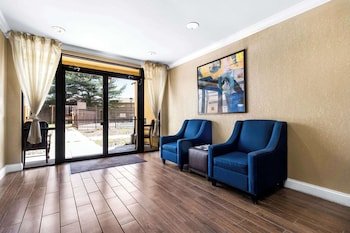 Comfort Inn East