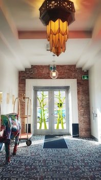 Retro Suites Hotel