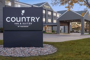 Country Inn & Suites by Radisson, Brookings, SD