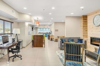 Country Inn & Suites by Radisson, Brookings, SD
