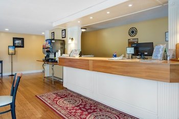 Coachman Inn