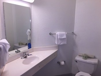 Motel 6 Junction City