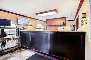 OYO Waterfront Hotel- Cape Coral/Fort Myers, FL