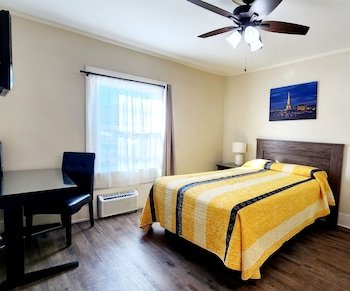 Santa Paula Inn