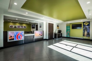 Motel 6 Canoga Park