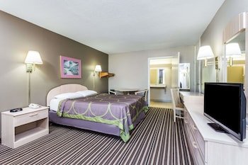 Super 8 by Wyndham Commerce