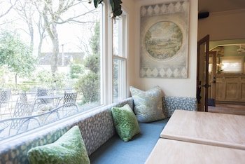 Cottage Grove Inn