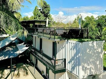 Pig Dive Hostel Moalboal